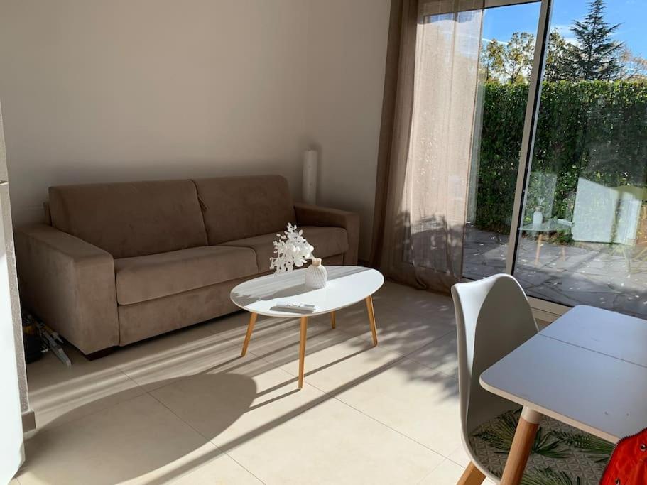 Maisonnette Dans Belle Residence Saint-Vallier-de-Thiey Εξωτερικό φωτογραφία